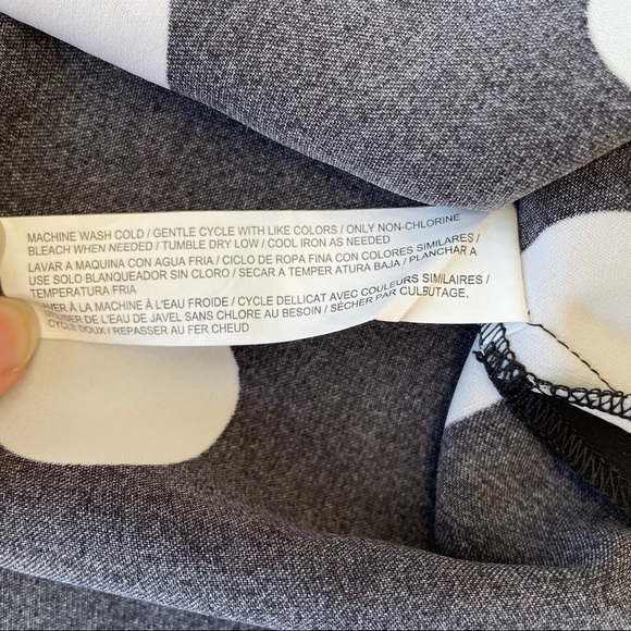 Eloquii • Mod Sleeveless Polka Dot Blouse • 16 - Picture 10 of 11